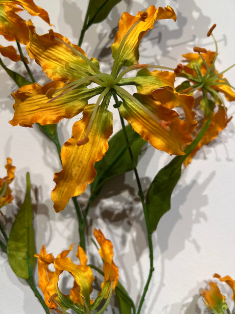 Gloriosa spray large  oker  126 cm