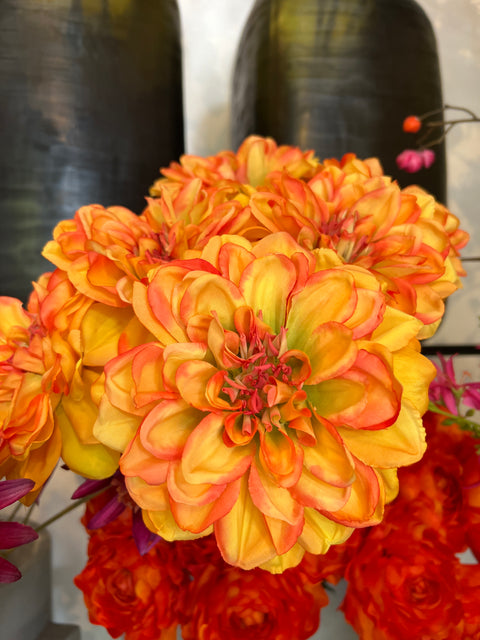 Dahlia bloem geel/oranje 68 cm