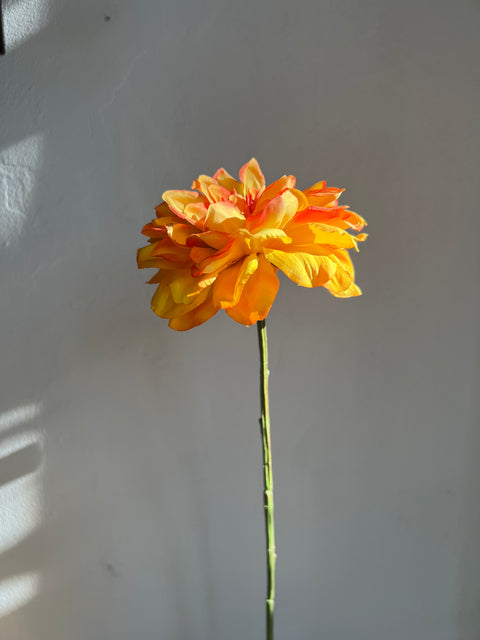 Dahlia bloem geel/oranje 68 cm
