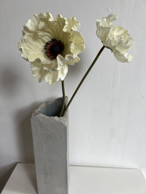 Papaver cream black heart 65 cm